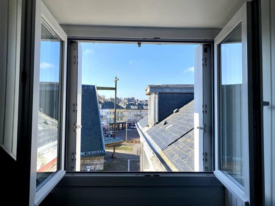 De La Place Apartment *